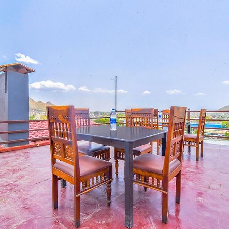 Hotel Dosa Plaza Удайпур Екстериор снимка