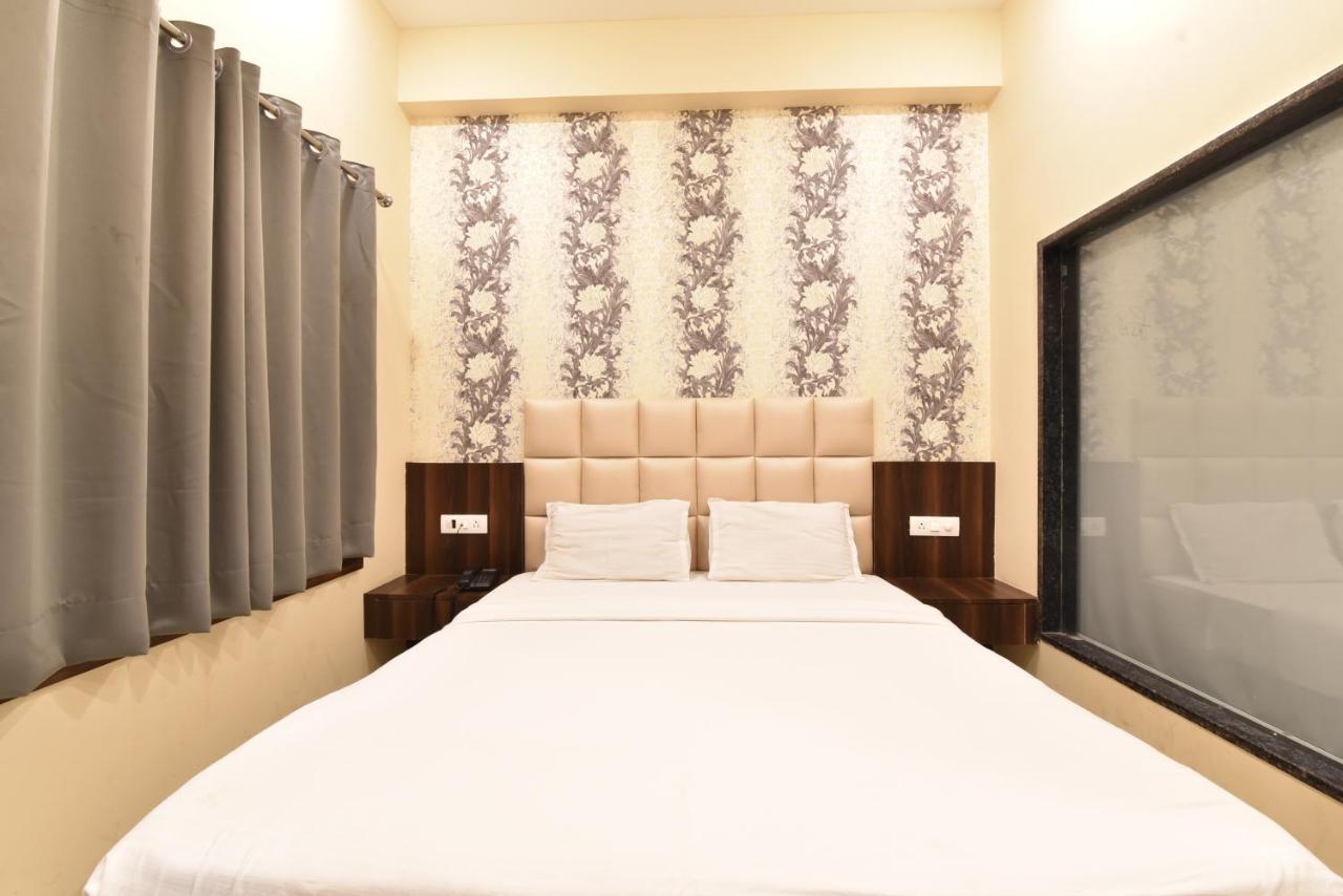 Hotel Dosa Plaza Удайпур Екстериор снимка