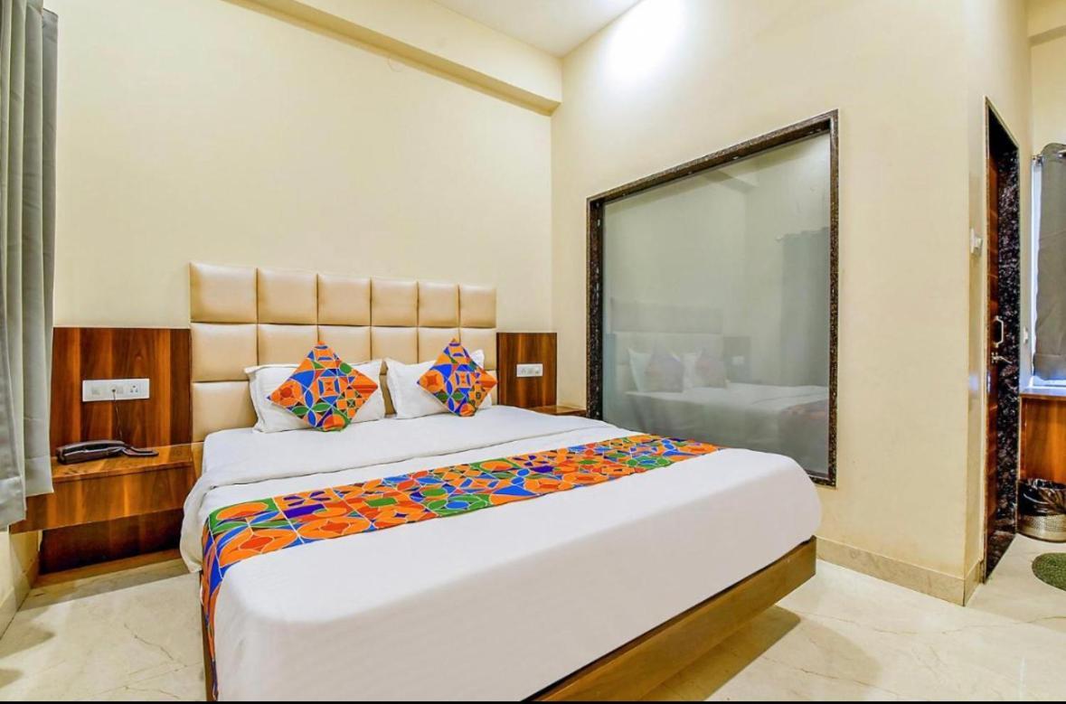 Hotel Dosa Plaza Удайпур Екстериор снимка